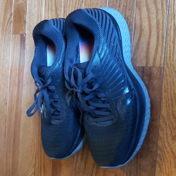 LIKE NEW WOMENS SAUCONY SNEAKERS SIZE 7 WIDE BLACK SNEAKERS - Picture 1 of 8